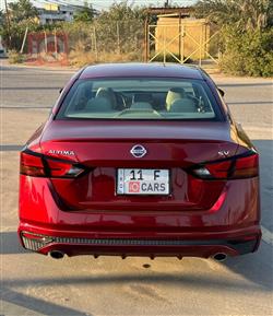 نيسان ألتيما